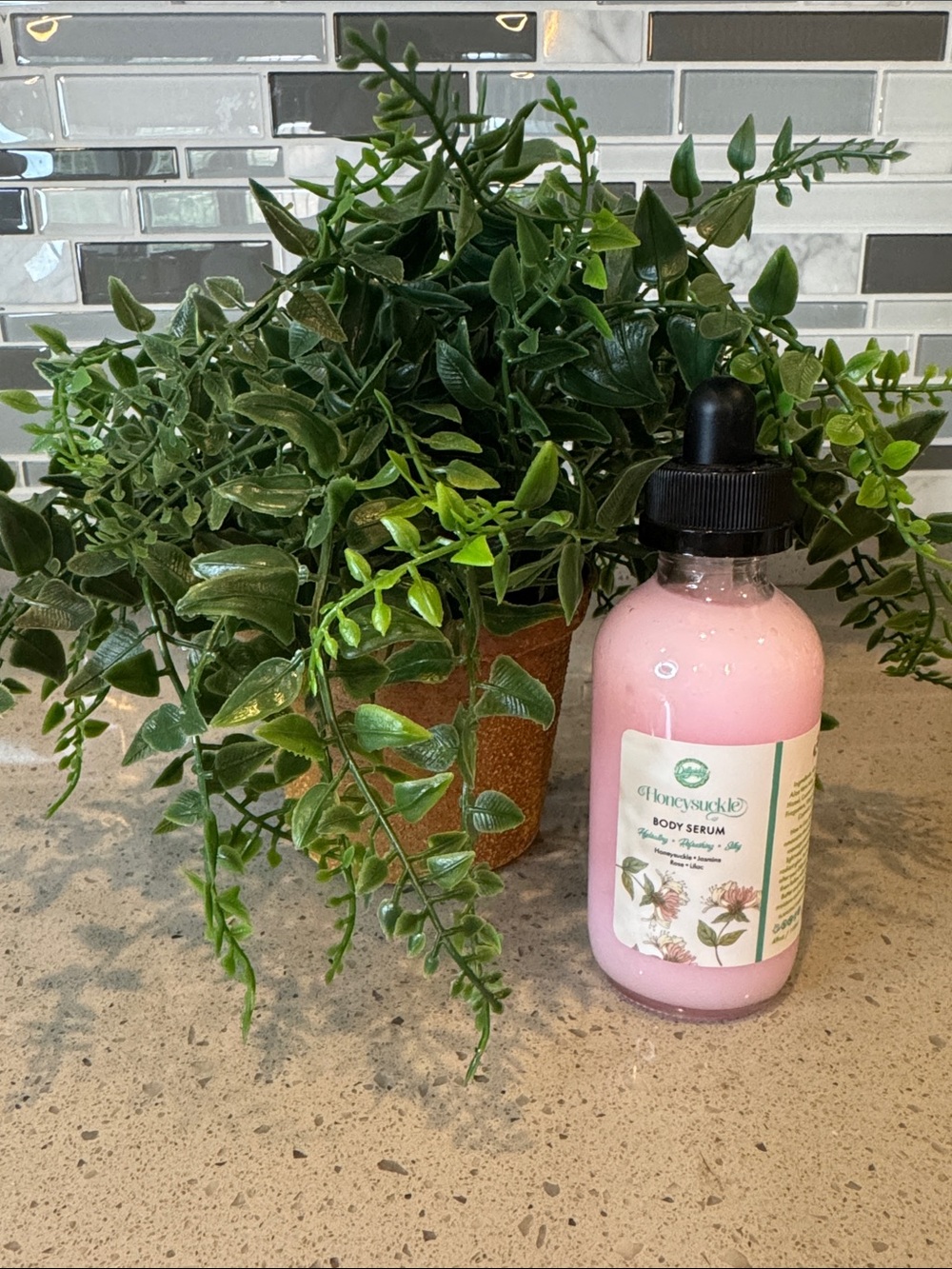 DILLPICKY - HONEY SUCKLE BODY SERUM